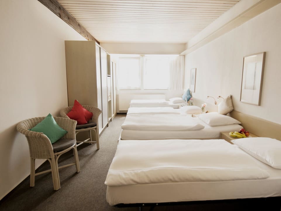 Beispiel Vierbettzimmer - vier Einzelbetten Hotel & Reiterhof Konle