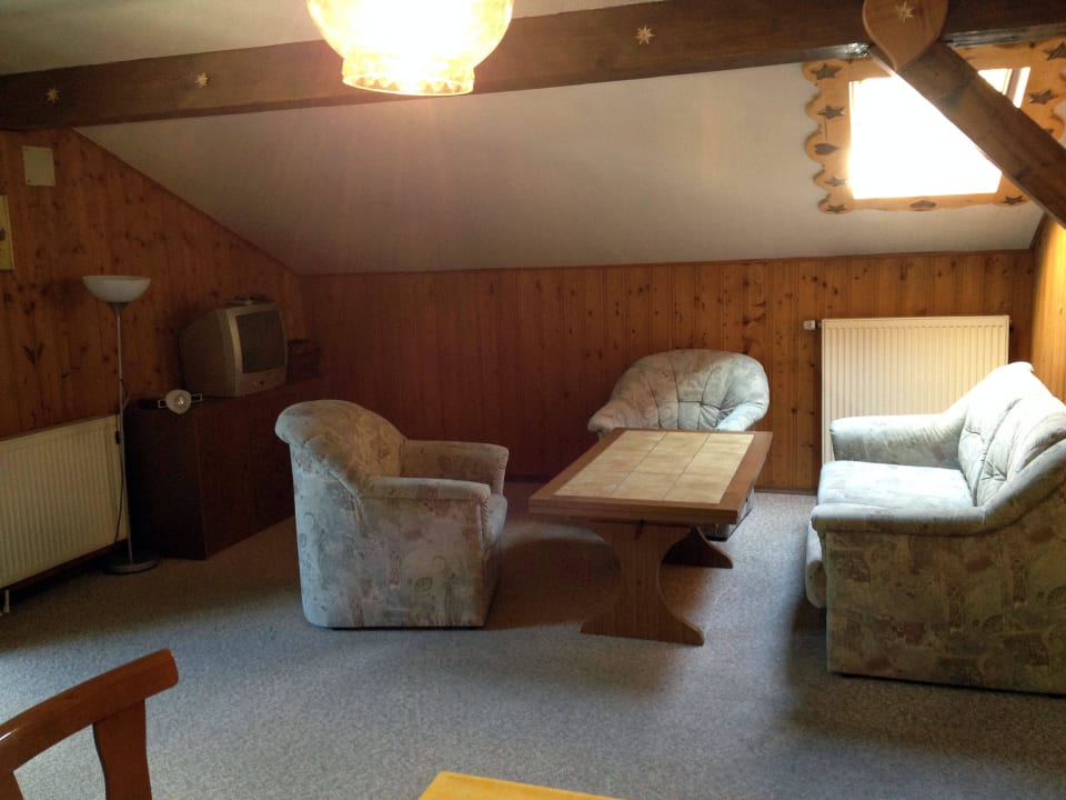 Wohnzimmer - Sofa & TV Feriensporthof Weinfeld Brandner
