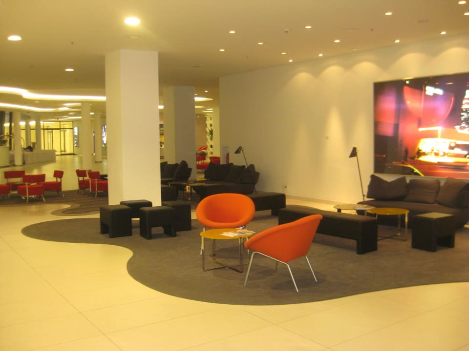 Rezeption gegenüber Vienna House by Wyndham Andel's Berlin