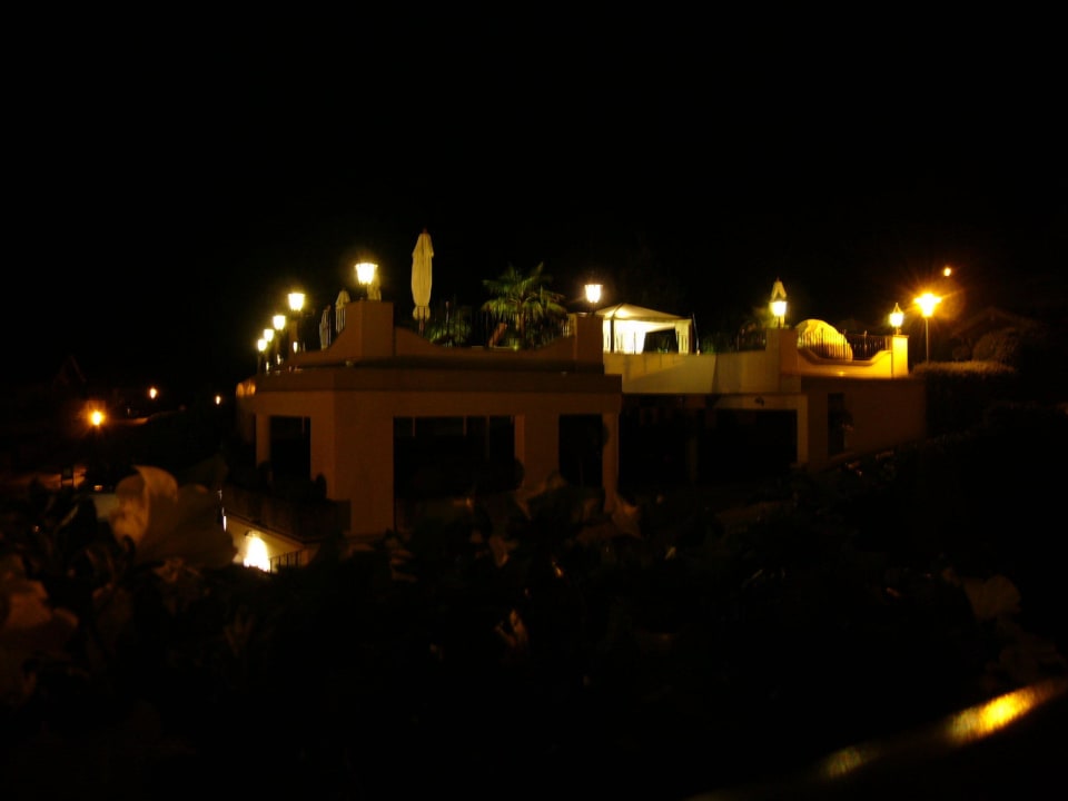 Garage und Liegewiese Hotel Alpenblick