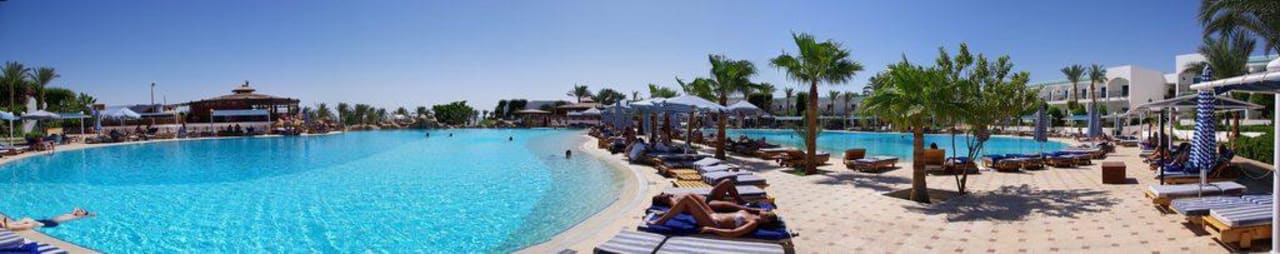 Panorama na hotelowe baseny Sultan Gardens Resort
