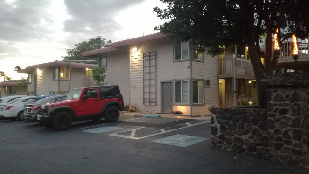 Außenansicht Days Inn Maui Oceanfront Inn