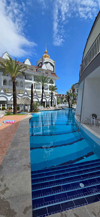 Pool Well Palace Side