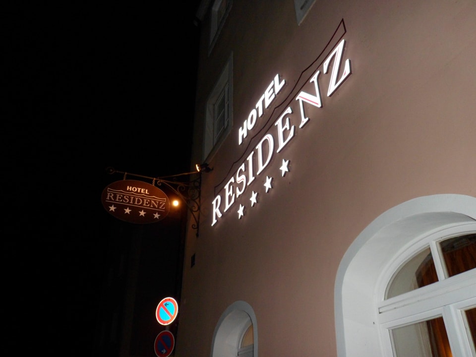 Hotelbeleuchtung bei Nacht  Hotel Residenz Passau