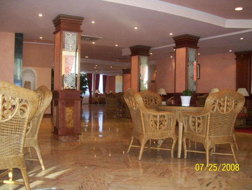 In der Lobby Grupotel Acapulco Playa - Adults only