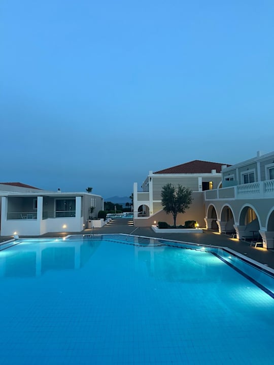 Pool Porto Bello Royal