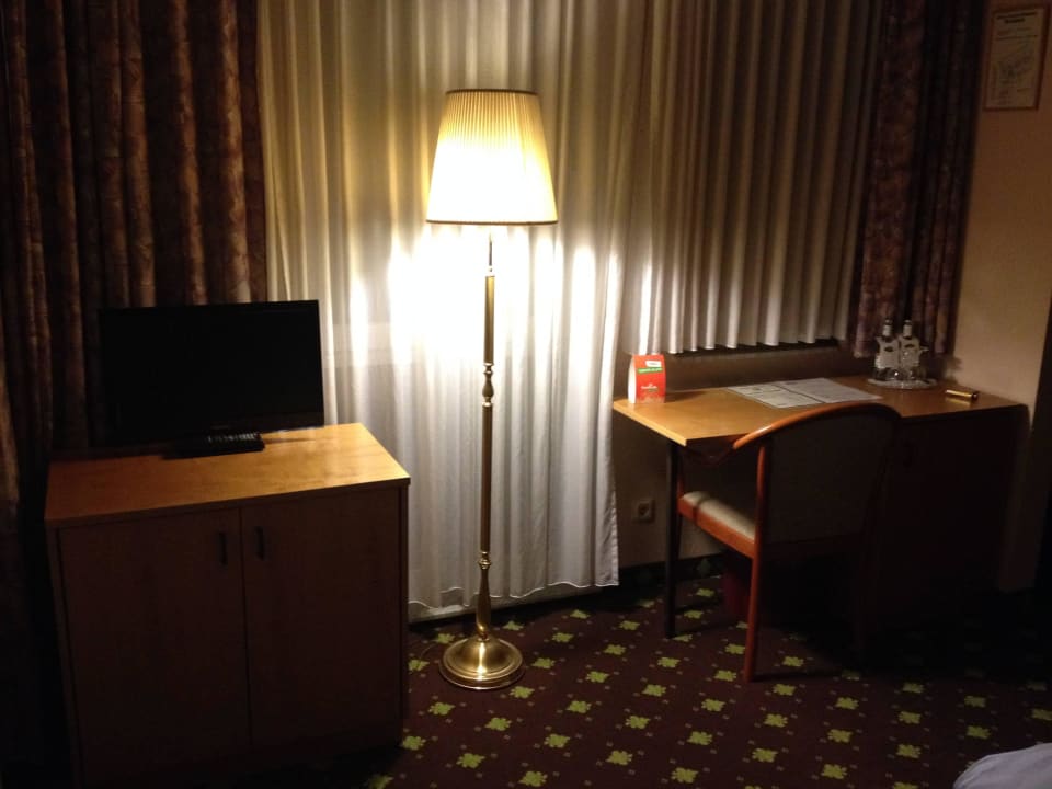 Mobiliar etwa älter Hotel Taunus-Residence