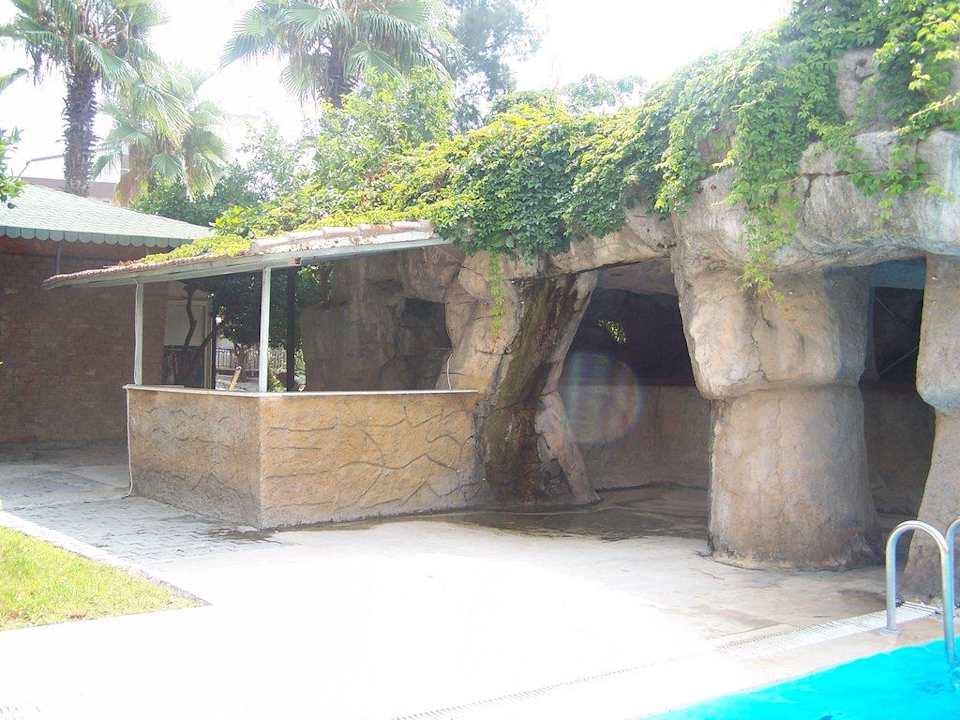 Poolanlage am Appartmenthaus Armas Gül Beach