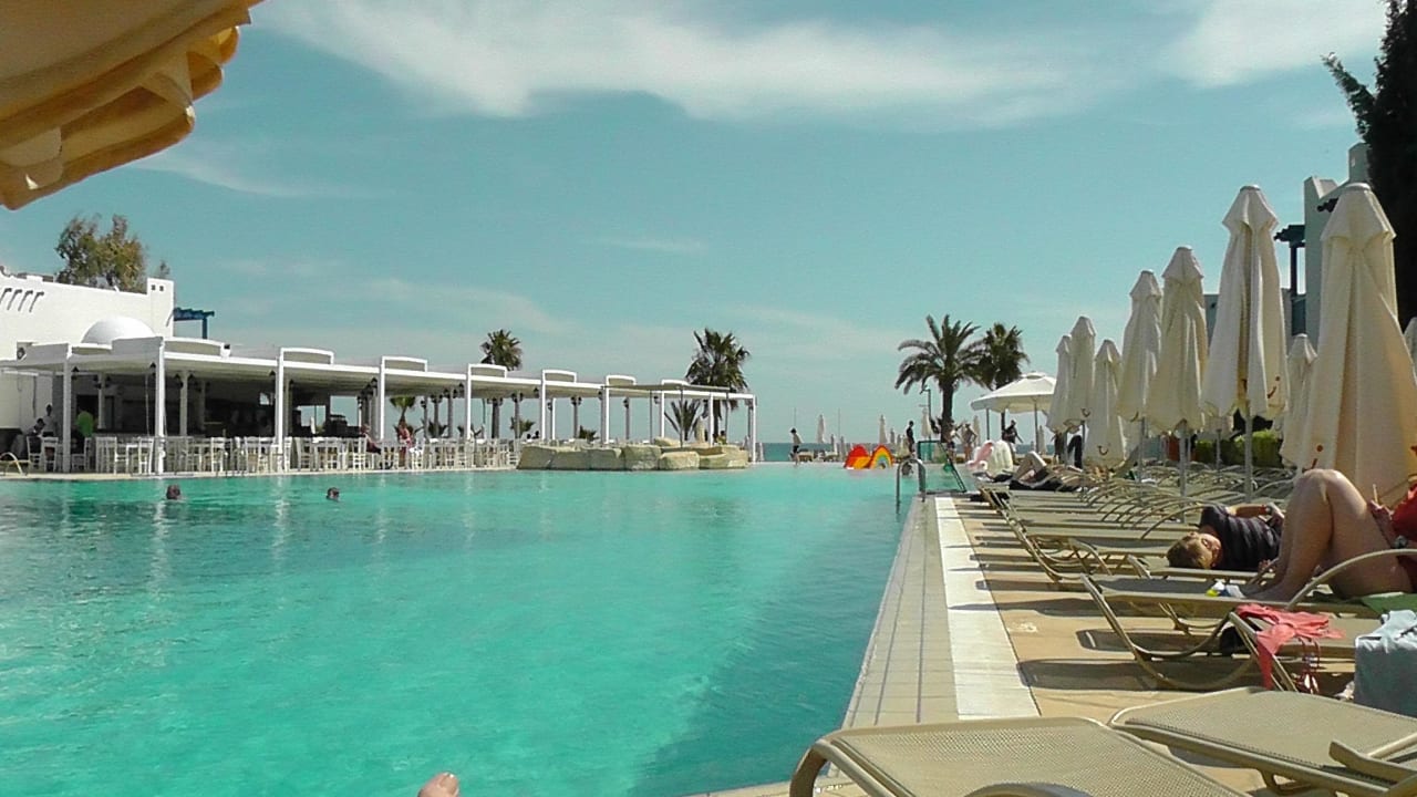 Am Pool Atlantica Callisto