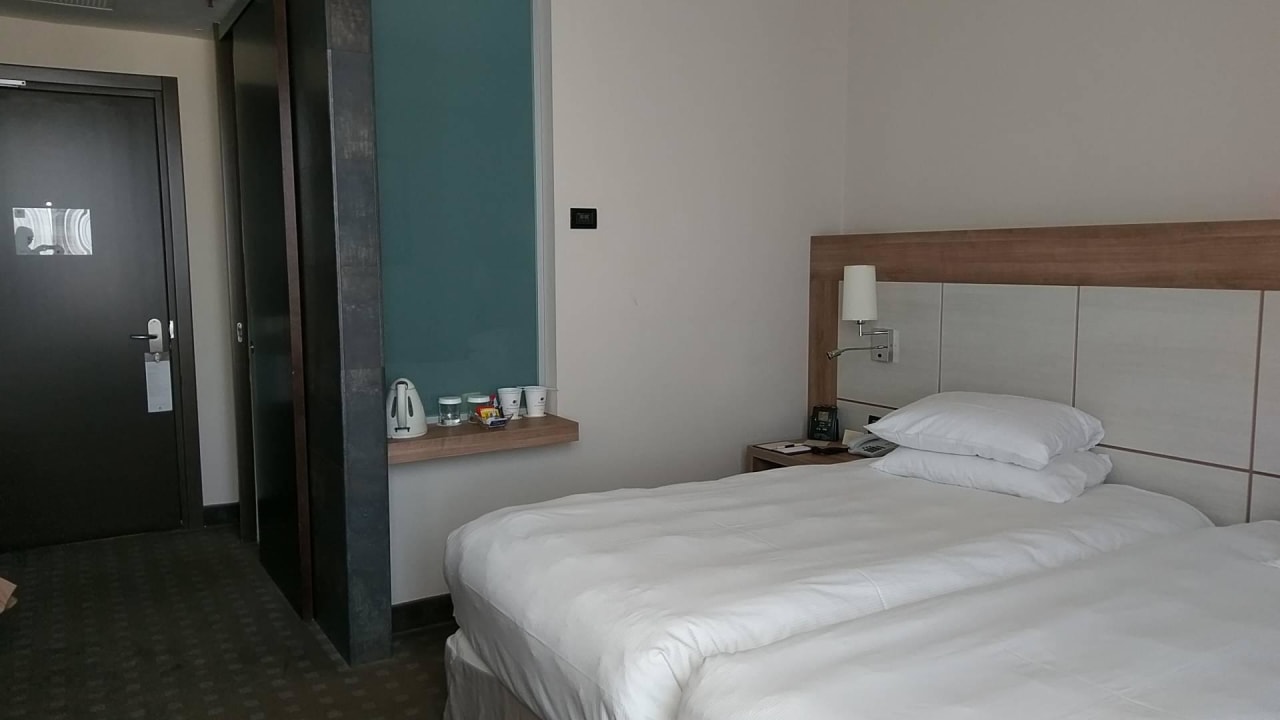 Blick ins Zimmer DoubleTree by Hilton Hotel Milan