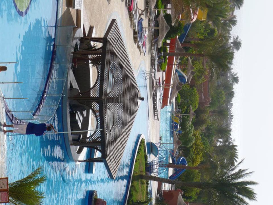 Der Pool von unserem Zimmer ausgesehen Hotel Nubian Village