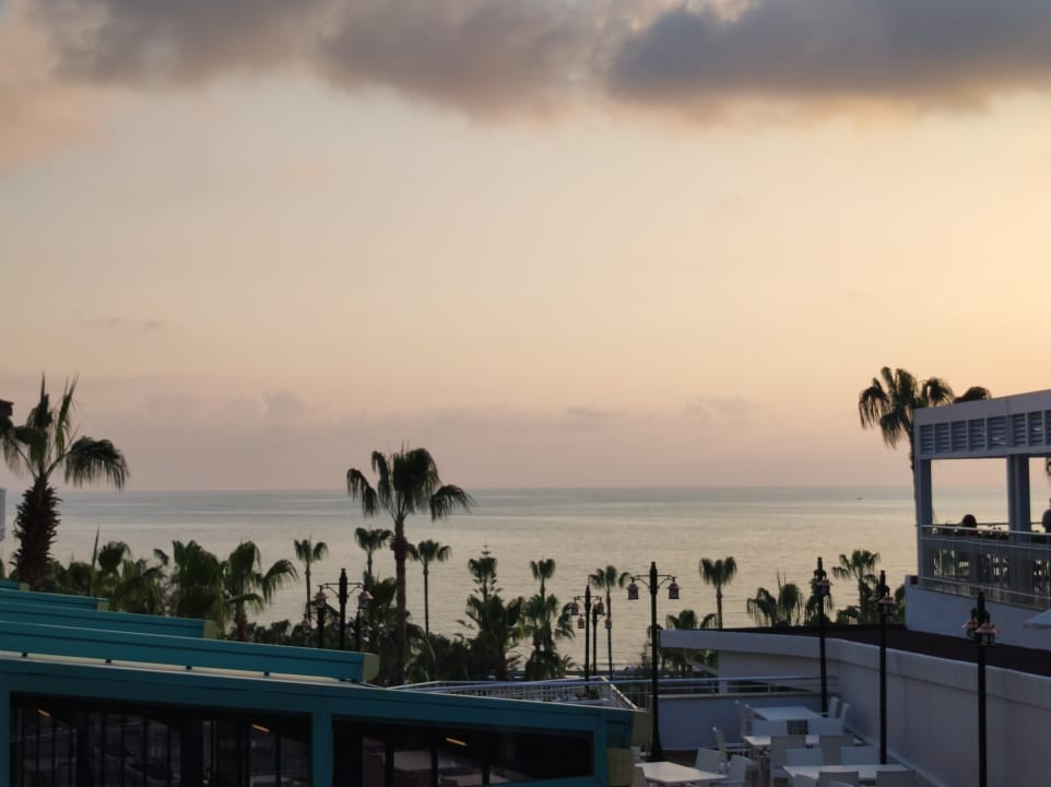 Außenansicht Iz Flower Side Beach Hotel