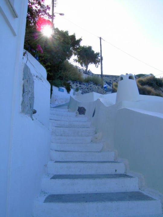 Die Treppen aus dem Hotel hoch Hotel Agali Houses