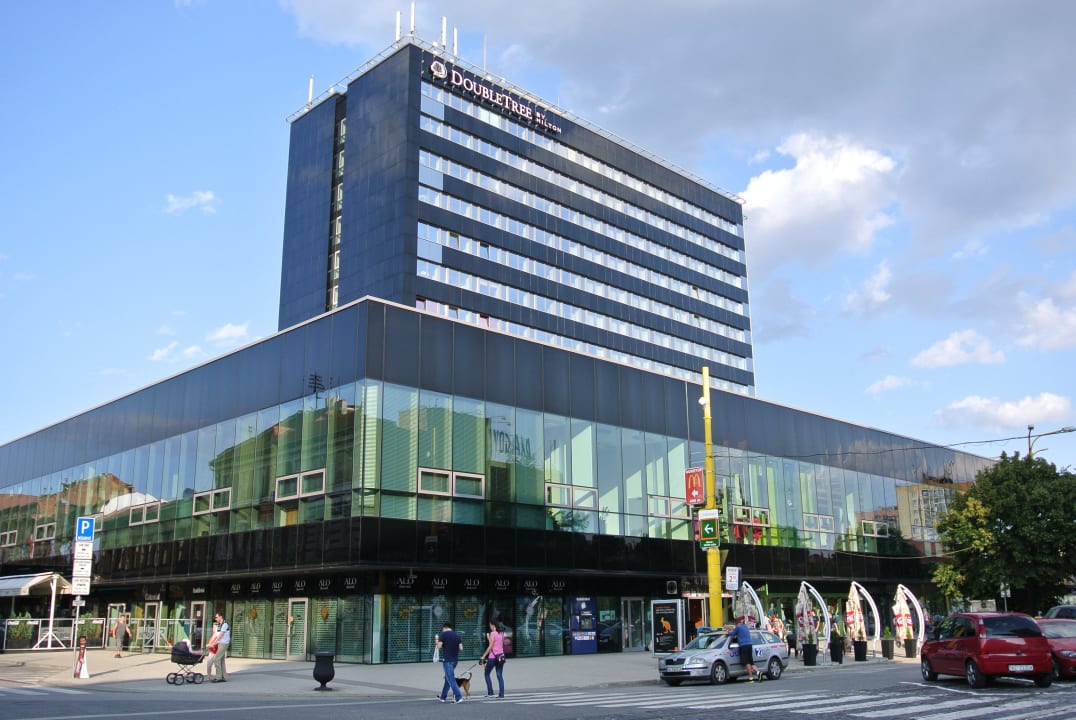 Blick auf das moderne Hotel Hotel Doubletree By Hilton Košice