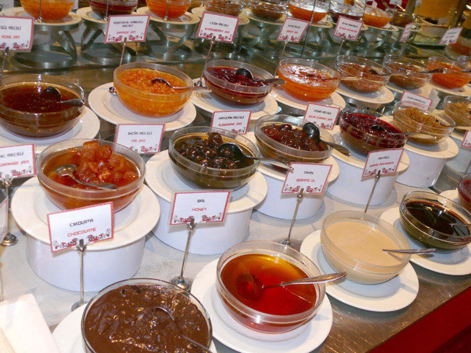 Kleiner Teil des Frühstücksbüffets Hotel SU & Aqualand