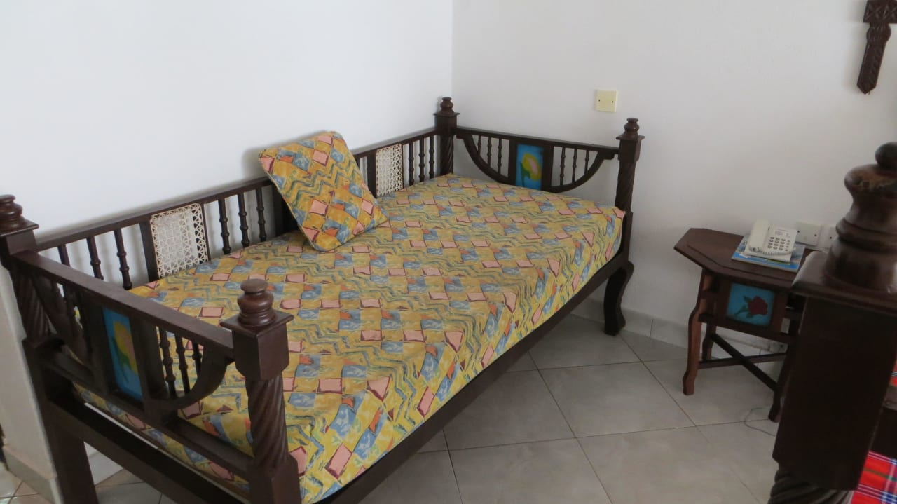 Das Zusatzbett für Koffer, Gäste oder Kinder Hotel Southern Palms Beach Resort