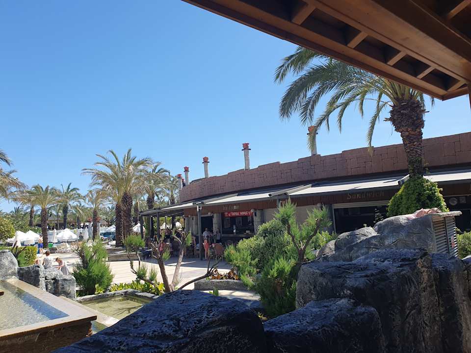 Außenansicht Royal Wings Hotel