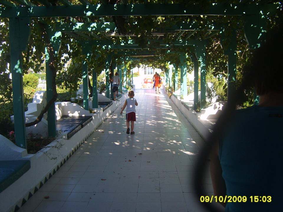 Der Weg zum Pool und Strand Hotel El Mouradi Cap Mahdia