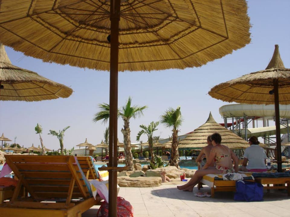 pool im hinteren teil der anlage Beach Albatros Resort