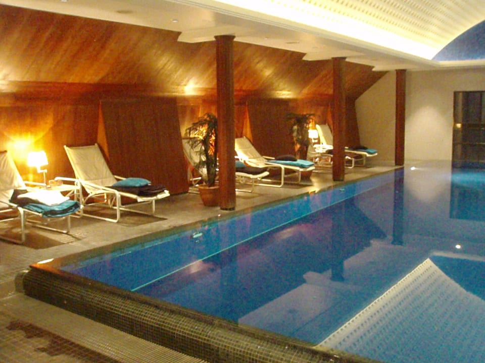 Pool in der 5 Etage Hotel Taschenbergpalais Kempinski Dresden