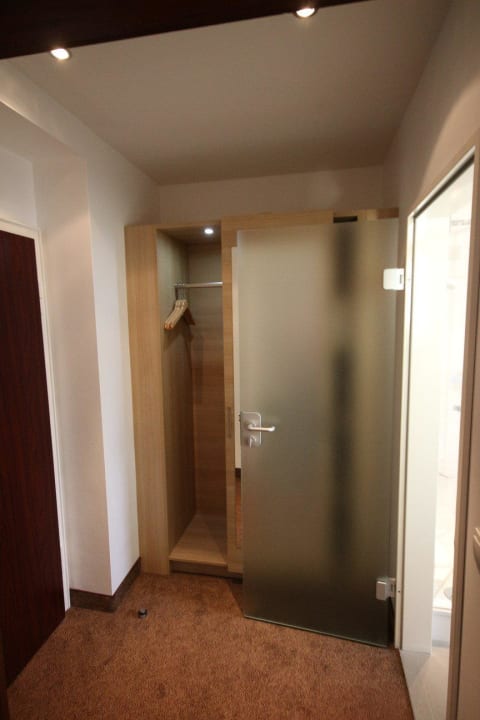Flur mit Schrank Ringhotel Loew's Merkur