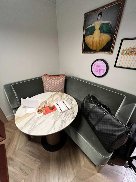 Zimmer Imperial Riding School, Autograph Collection