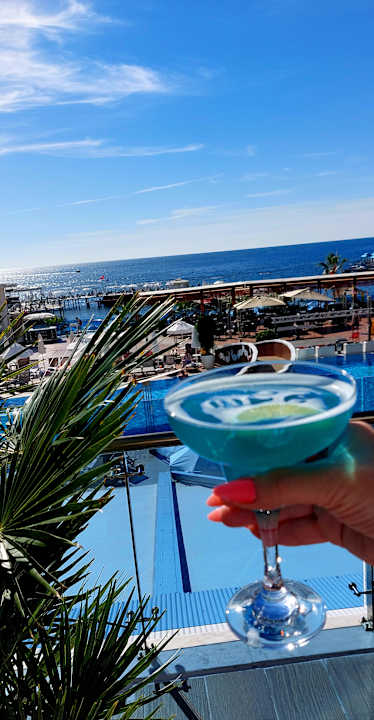 Pool Azura Deluxe Resort & Spa Hotel