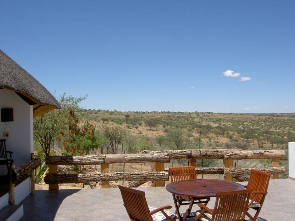 Ausblick von der Terrasse Hotel Trans Kalahari Inn