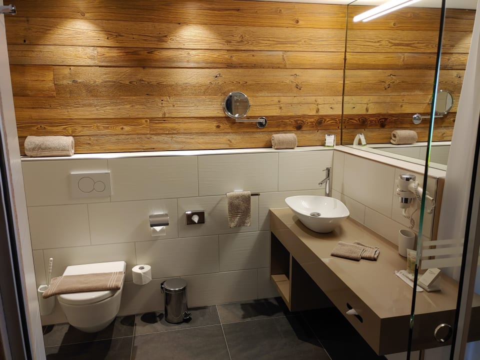 Zimmer Riverside Hotel