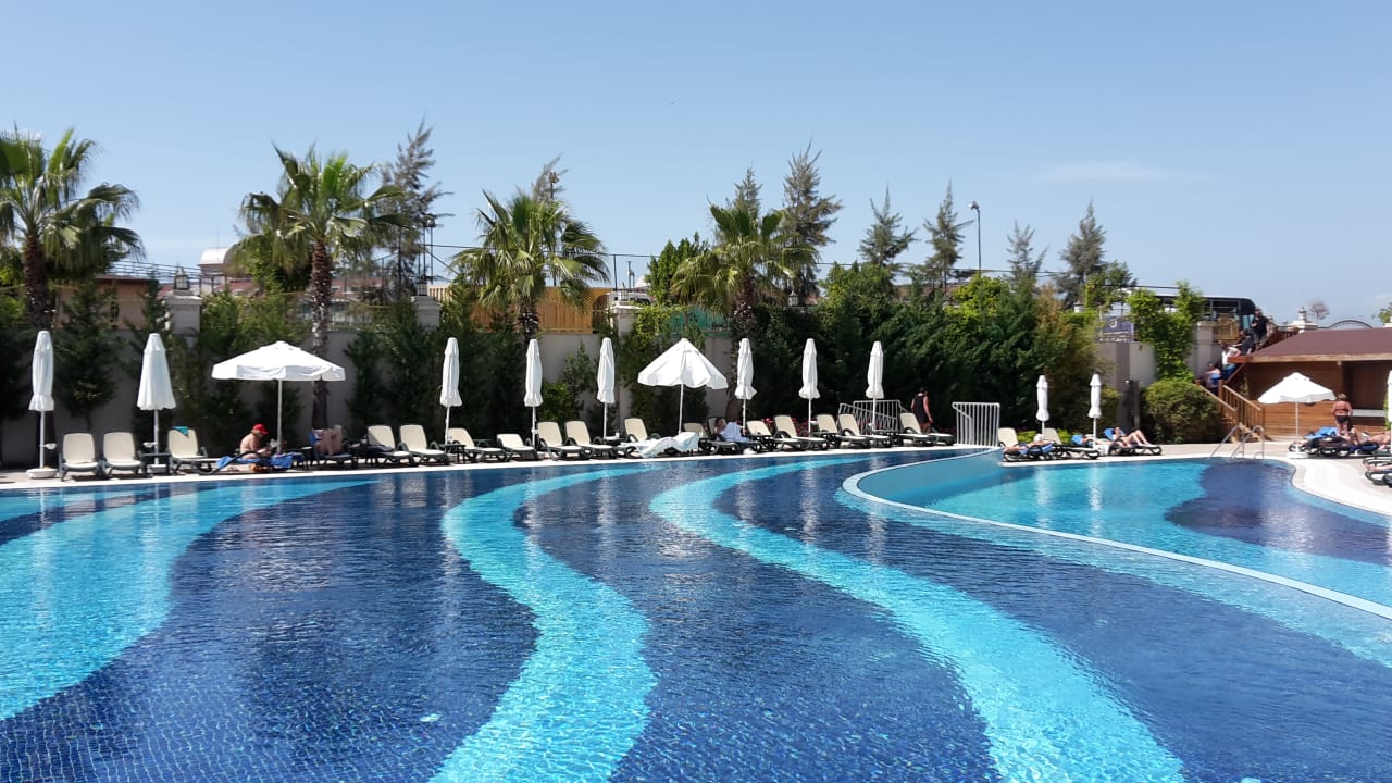 Pool Well Palace Side