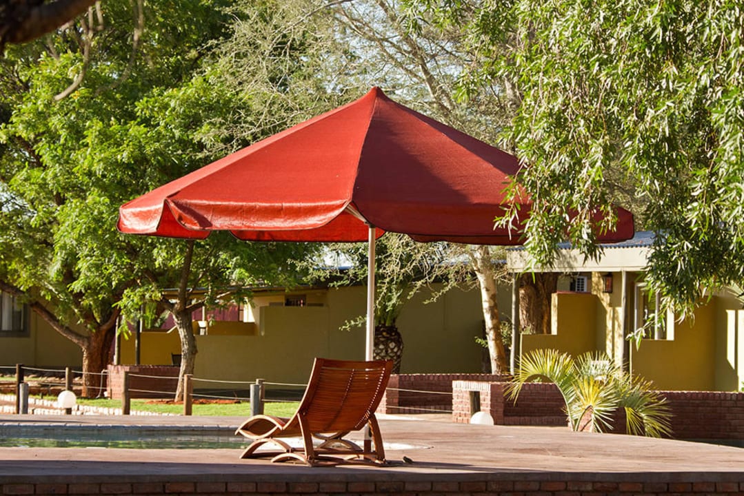 Schwimmbad Kalahari Anib Lodge