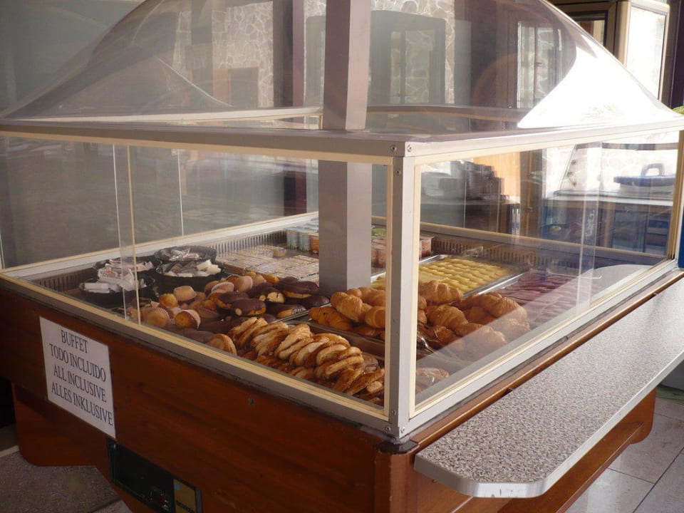 Bufet przy basenie głównym GF FANABE