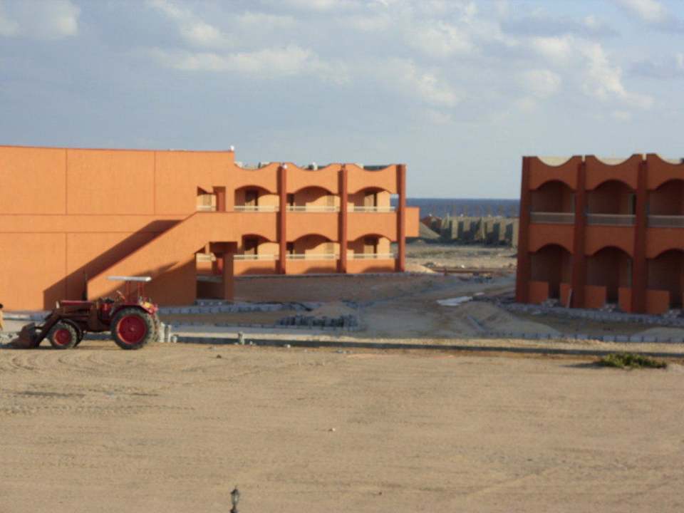 Nicht erwähnte Baustelle Three Corners Happy Life Beach Resort