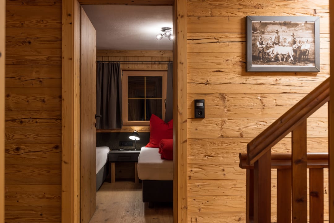 Zimmer Luxus Chalet Fasserhäusl im Zillertal - Sauna ,Hot Tub, Kamin & Alpenblick für bis zu 10 Personen