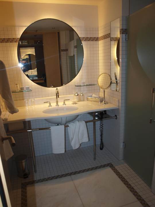 Badezimmer The Ritz-Carlton Wolfsburg