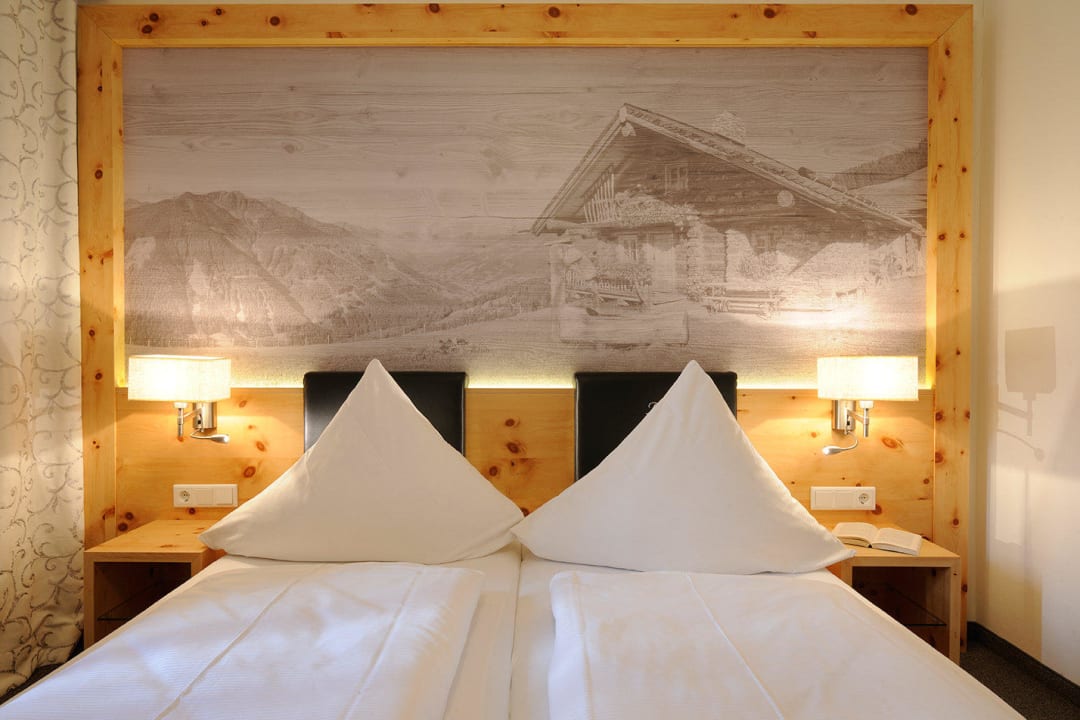 Schlafzimmer der "Zirbe" Suite Hotel Marten