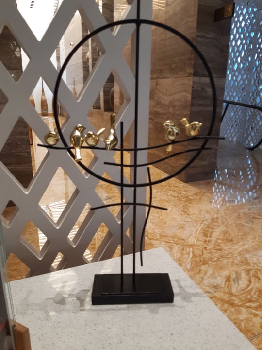 Lobby Al Jaddaf Rotana Suite Hotel