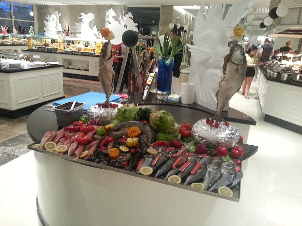 Buffet  Well Palace Side