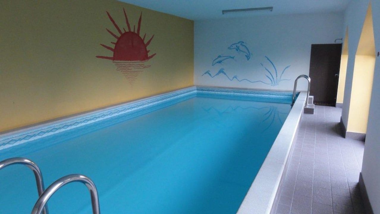 Pool im Untergeschoss Hotel Merano