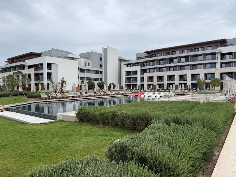 Pool Anda Barut Collection