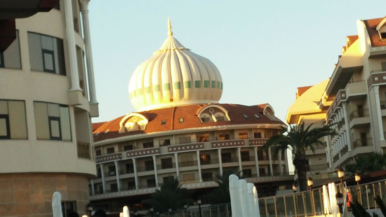 Blick von der Brücke Kirman Belazur Resort & Spa