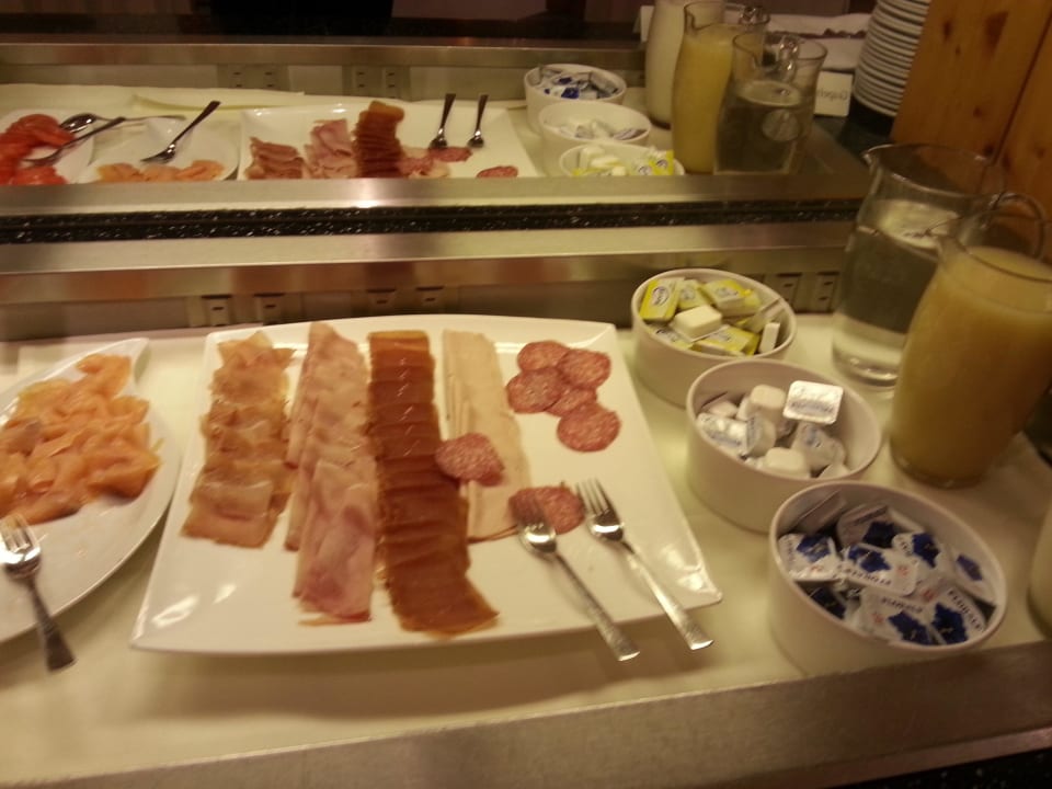Frühstücksbuffet Sorell Hotel Sonnental