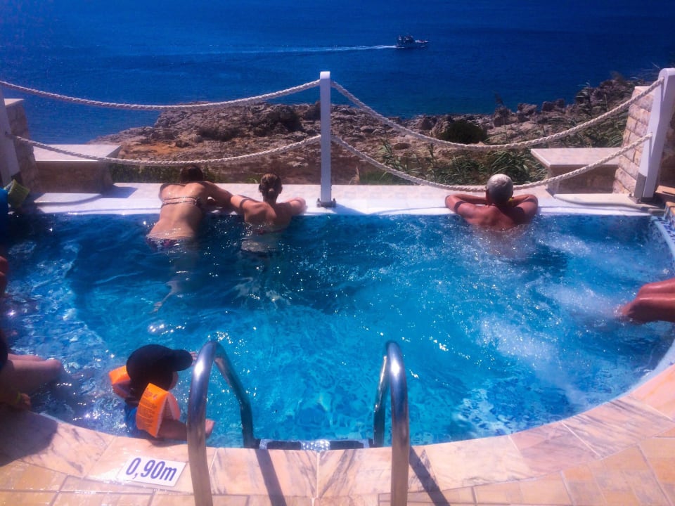 Ausblick vom Whirlpool Hotel Kalithea Horizon Royal