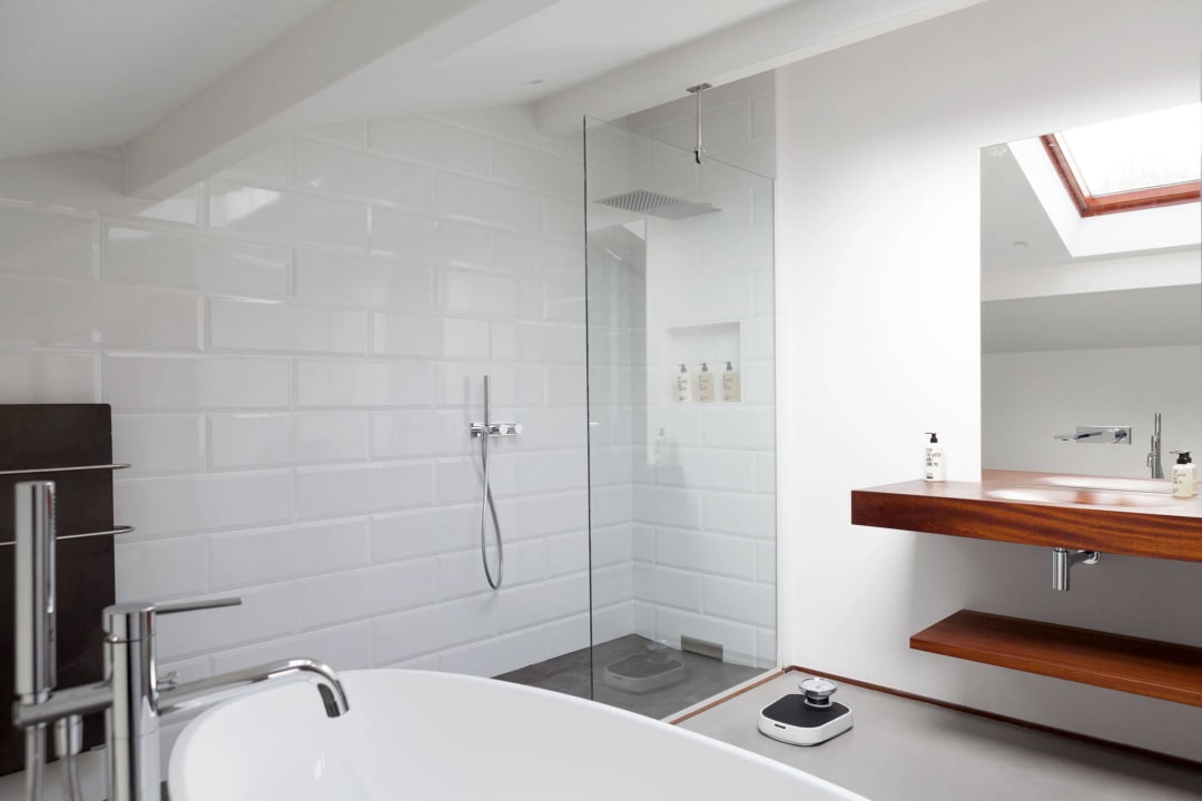 450 bathroom Lake Loft