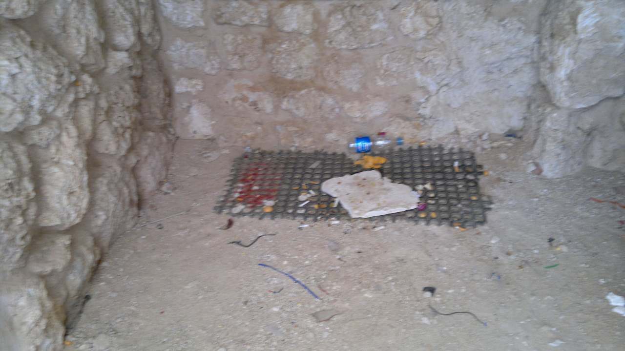 Auf dem Wg zm Strand, wieder Müll Pickalbatros Citadel Resort