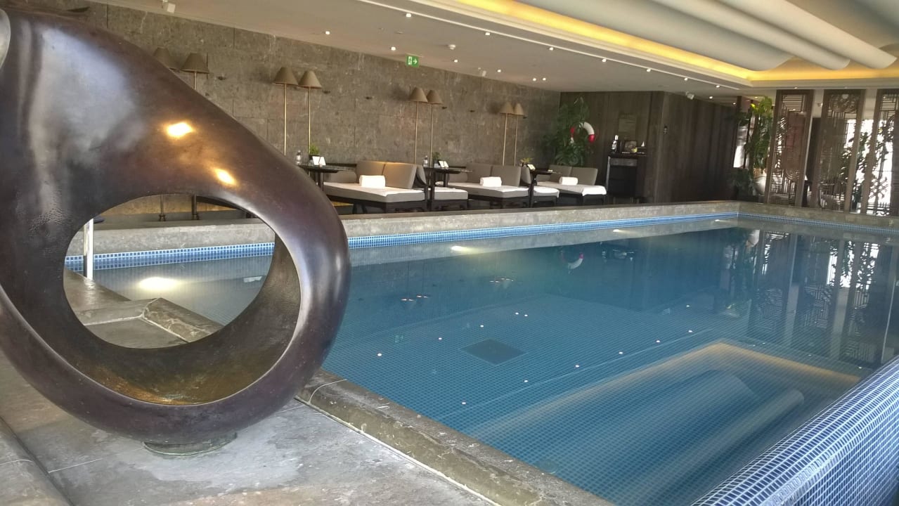 Kunst und Pool Shangri-La Hotel, At The Shard, London