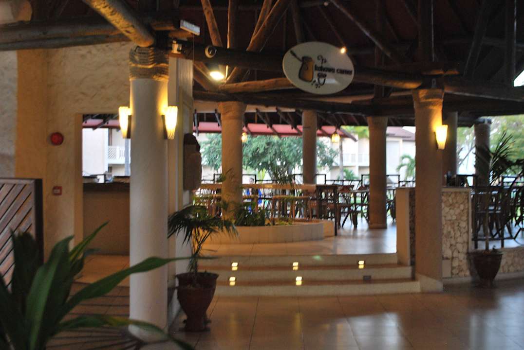 Von Chris Resort Amani Tiwi Beach