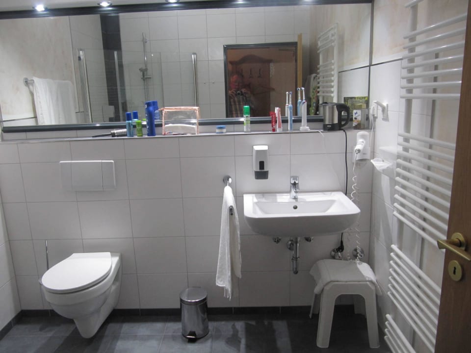 Großzügiges Bad Parkhotel Altes Kaffeehaus