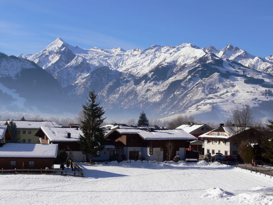 Blick vom Gästehaus Trixl in Zell/See-Schüttdorf  Gästehaus Trixl
