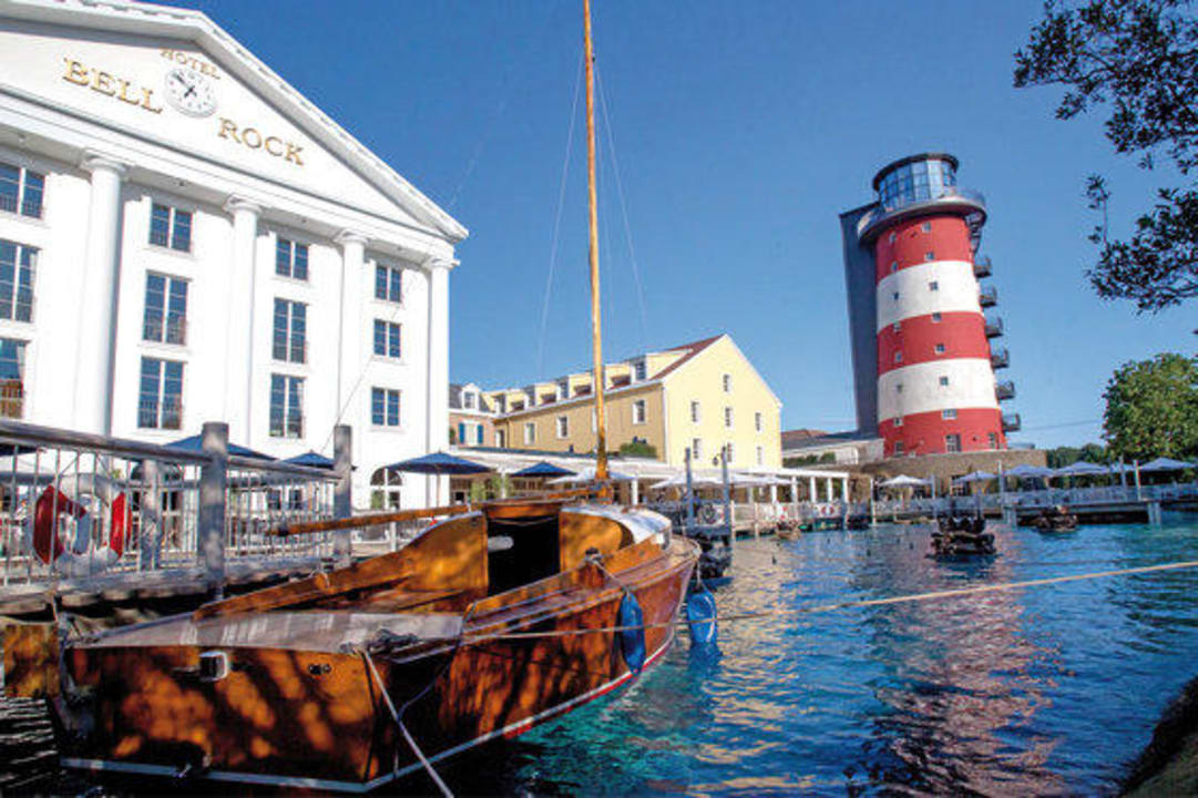 Außenansicht Sommer Hotel Bell Rock Europa-Park